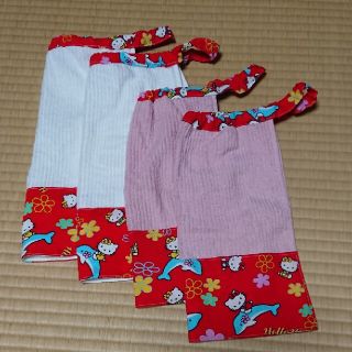 ハローキティ(ハローキティ)のこはる様専用☆４枚〈ハンドメイド〉キティちゃん タオルエプロン       (お食事エプロン)