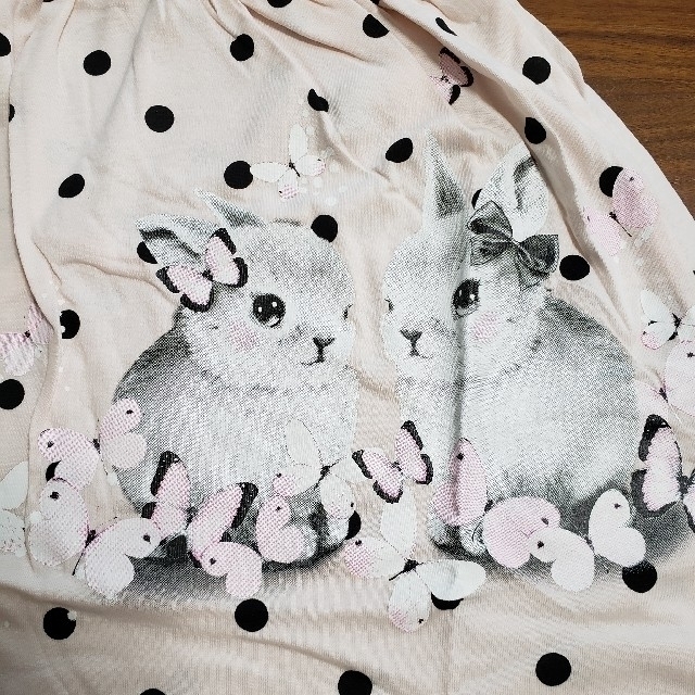 H&M(エイチアンドエム)のH&M　うさぎ　Tシャツ　ワンピース キッズ/ベビー/マタニティのキッズ服女の子用(90cm~)(Tシャツ/カットソー)の商品写真