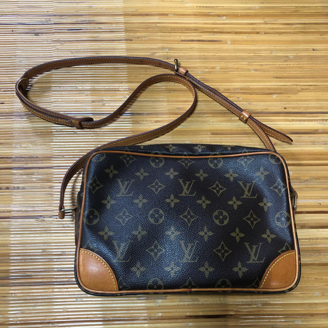 【LOUIS VUITTON】ショルダーバックレディース