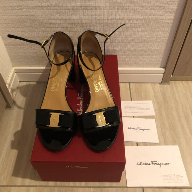 フェラガモ　Salvatore Ferragamo 7ハーフ　D サンダルレディース