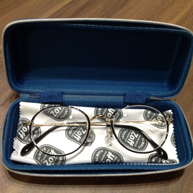 Zoff(ゾフ)の新品同様  7月購入 保証書付 Zoff  ゾフ  クラシック  伊達眼鏡 レディースのファッション小物(サングラス/メガネ)の商品写真