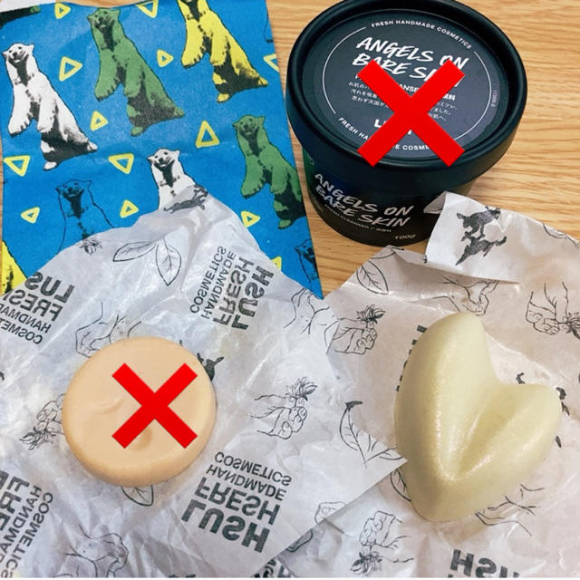 LUSH(ラッシュ)のあーちゃん様専用　LUSH 月の粉 コスメ/美容のボディケア(ボディクリーム)の商品写真