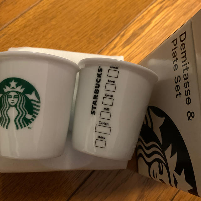 Starbucks Coffee(スターバックスコーヒー)のスタバ　コップとお皿　二個ずつ インテリア/住まい/日用品のキッチン/食器(食器)の商品写真