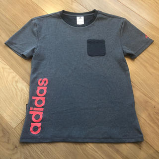 アディダス(adidas)の《りさクロさん専用》adidas Tシャツ　160(Tシャツ/カットソー)