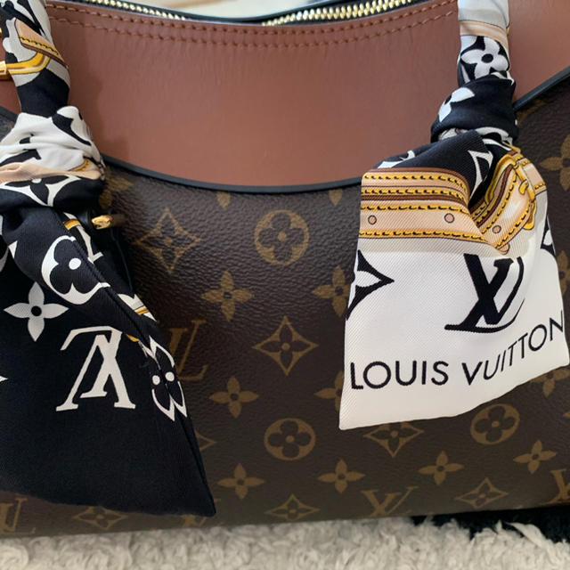 LOUIS VUITTON(ルイヴィトン)のヴィトン スカーフ レディースのファッション小物(バンダナ/スカーフ)の商品写真