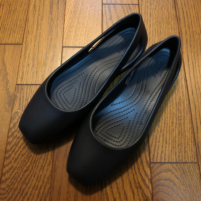 crocs(クロックス)のクロックス スローン フラット ウィメン 23cm/ブラック レディースの靴/シューズ(その他)の商品写真
