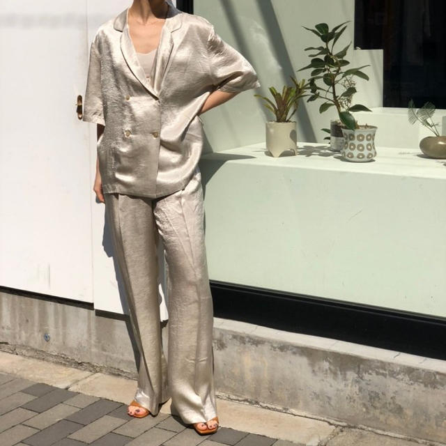 TODAYFUL(トゥデイフル)のCrepe Satin Trousers todayfulパンツ レディースのパンツ(カジュアルパンツ)の商品写真