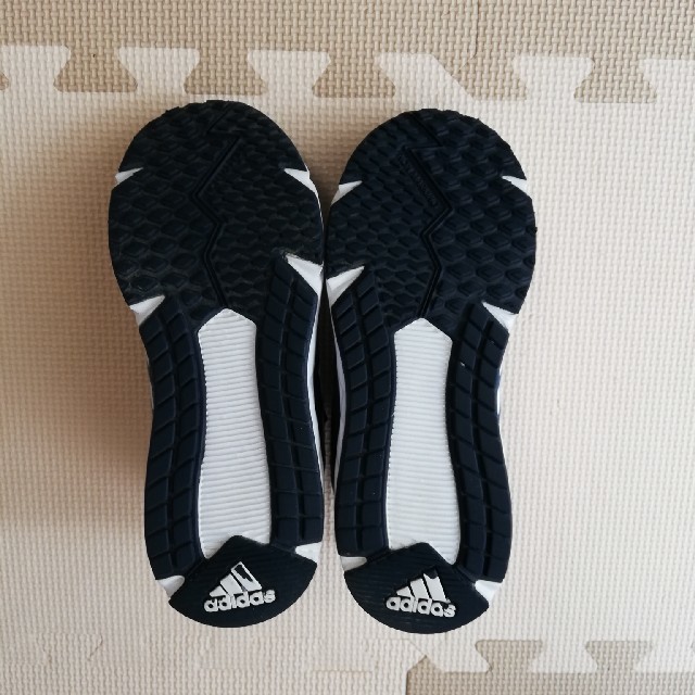 adidas(アディダス)のアディダス スニーカー 20.0センチ キッズ/ベビー/マタニティのキッズ靴/シューズ(15cm~)(スニーカー)の商品写真