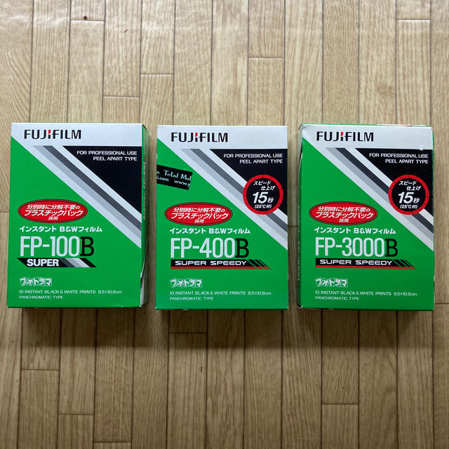 富士フイルム(フジフイルム)のFUJIFILM フォトラマ FP-100B 400B 3000B 期限切れ スマホ/家電/カメラのカメラ(フィルムカメラ)の商品写真