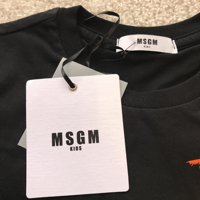 MSGM(エムエスジイエム)の☆新品☆MSGM キッズ　Tシャツ キッズ/ベビー/マタニティのキッズ服男の子用(90cm~)(Tシャツ/カットソー)の商品写真