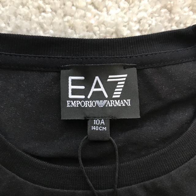 ARMANI JUNIOR(アルマーニ ジュニア)の☆新品☆EA7  Tシャツ　キッズ キッズ/ベビー/マタニティのキッズ服男の子用(90cm~)(Tシャツ/カットソー)の商品写真