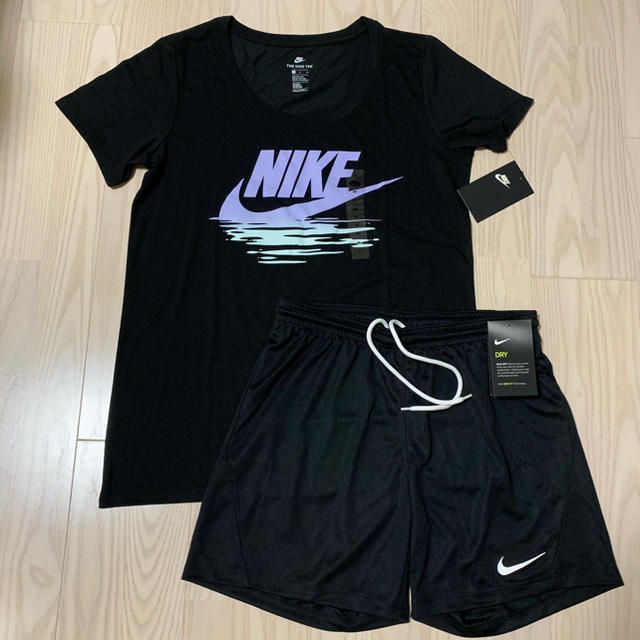 NIKE(ナイキ)のNIKE セットアップ Mサイズ セットコーデ レディースのレディース その他(セット/コーデ)の商品写真