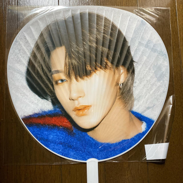 ateez サン うちわ エンタメ/ホビーのCD(K-POP/アジア)の商品写真