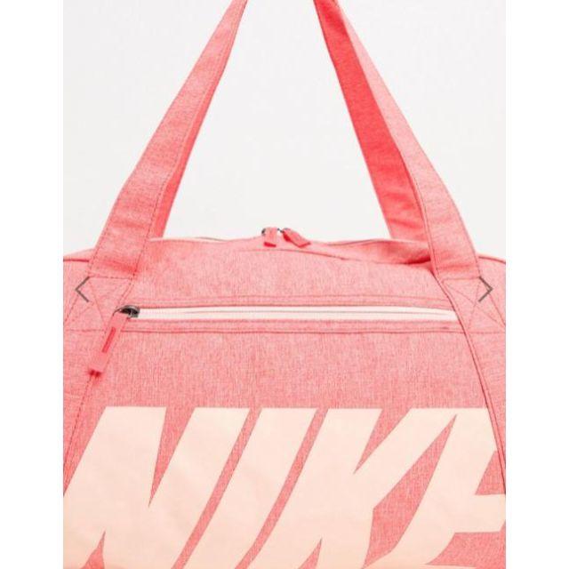 NIKE(ナイキ)のNIKE (ナイキ) ロゴ ボストンバッグ ピンク 30L レディースのバッグ(ボストンバッグ)の商品写真