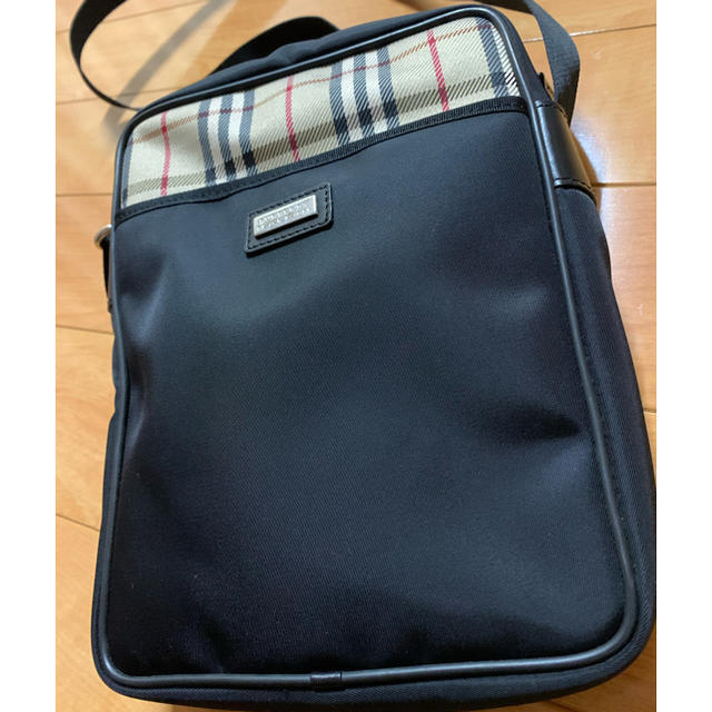 BURBERRY(バーバリー)のバーバリー　ショルダーバッグ　紐MAX60 外ポケット付き　Burberry レディースのバッグ(ショルダーバッグ)の商品写真