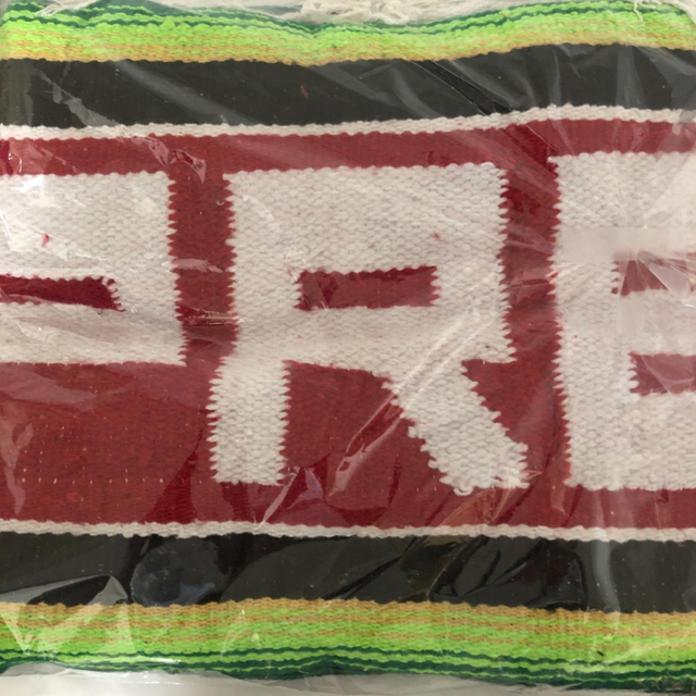 Supreme(シュプリーム)の【送料込】Supreme Serape Blanket メンズのアクセサリー(その他)の商品写真