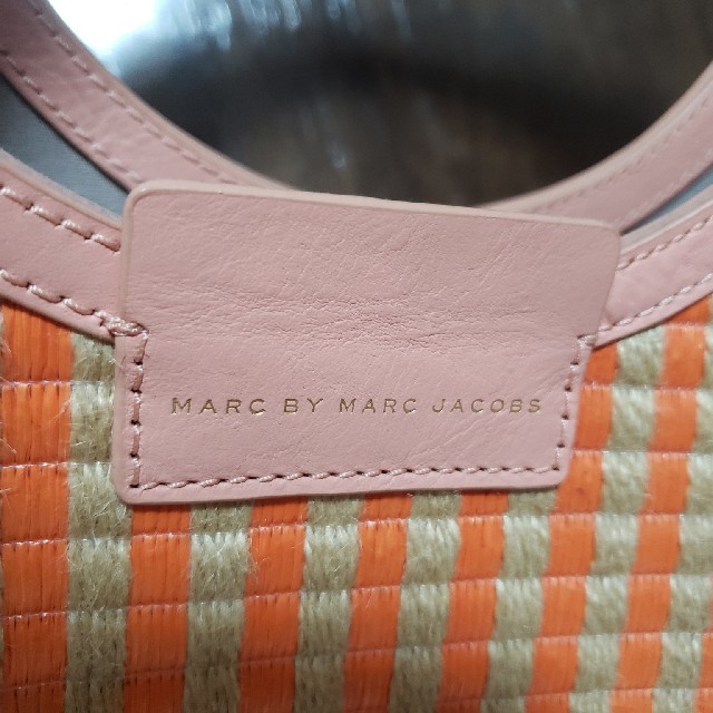 MARC BY MARC JACOBS(マークバイマークジェイコブス)のマークバイマークジェイコブス カゴバッグ レディースのバッグ(かごバッグ/ストローバッグ)の商品写真