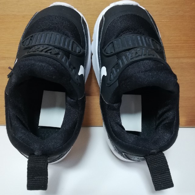 NIKE(ナイキ)のエアマックスタイニー　12㎝　ブラックホワイト キッズ/ベビー/マタニティのベビー靴/シューズ(~14cm)(スニーカー)の商品写真