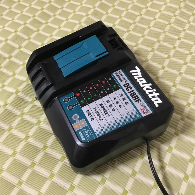 Makita(マキタ)のマキタ　急速充電器　14.4v\18vメロディ付　DC18vメロディ付 インテリア/住まい/日用品のインテリア/住まい/日用品 その他(その他)の商品写真