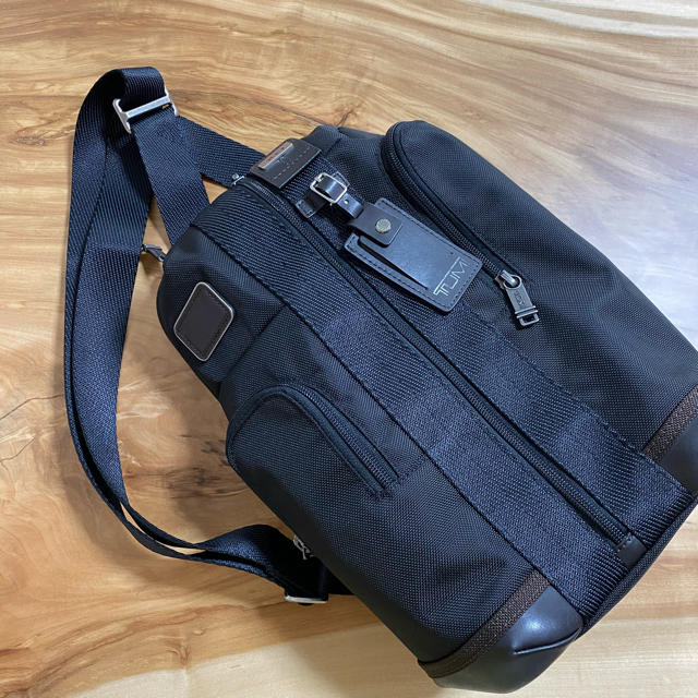 TUMI ボディーバッグ