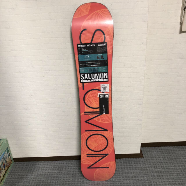 SALOMON(サロモン)のSALOMON SUBJECT 138cm 2019-2020 レディース スポーツ/アウトドアのスノーボード(ボード)の商品写真