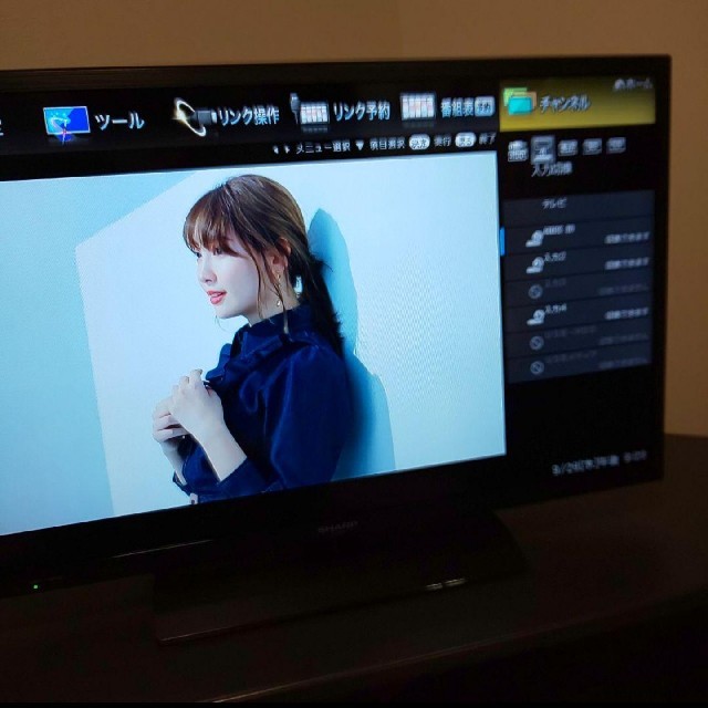 SHARP(シャープ)のシャープ AQUOS 32型液晶テレビ スマホ/家電/カメラのテレビ/映像機器(テレビ)の商品写真