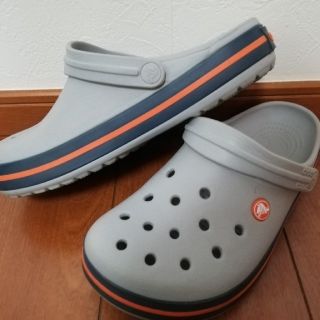 クロックス(crocs)のクロックス グレー  24cm(サンダル)