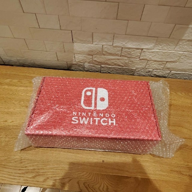 任天堂　Switch　品家庭用ゲーム機本体