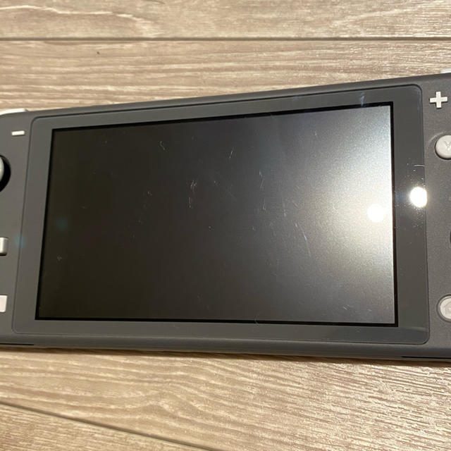 Nintendo Switch(ニンテンドースイッチ)のNintendo Switch Lite グレー エンタメ/ホビーのゲームソフト/ゲーム機本体(家庭用ゲーム機本体)の商品写真