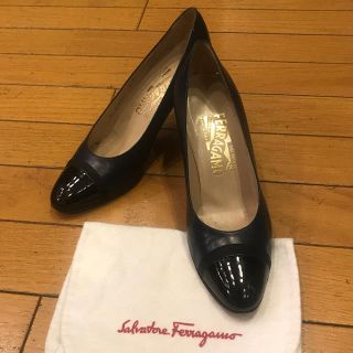 サルヴァトーレフェラガモ(Salvatore Ferragamo)のFerragamo フェラガモ パンプス SIZE 6 1/2 ネイビー(ハイヒール/パンプス)