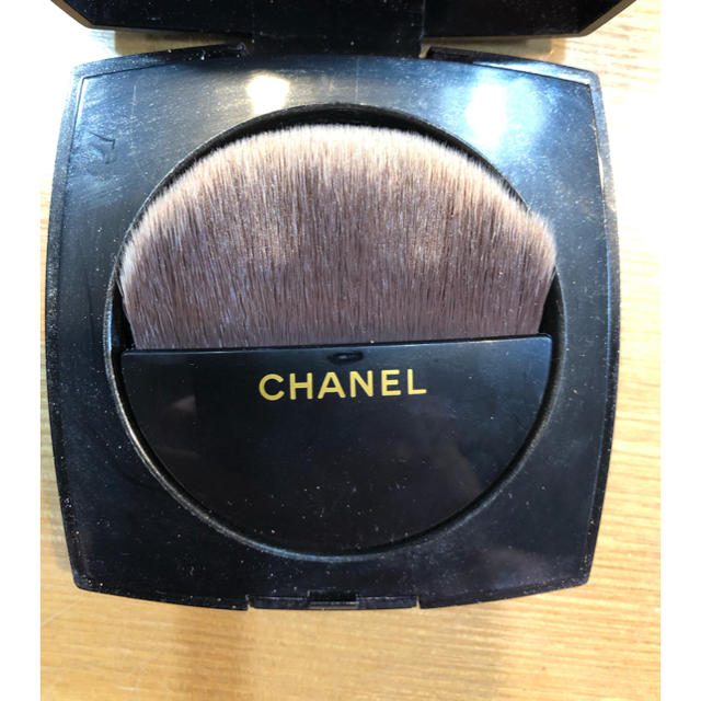 CHANEL(シャネル)のmahalo様　CHANELエクラマニェティクドゥメタルピーチフェイスパウダー コスメ/美容のベースメイク/化粧品(フェイスカラー)の商品写真