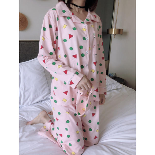 クレヨンしんちゃん パジャマ ルームウェア　部屋着 ピンク　L レディースのルームウェア/パジャマ(ルームウェア)の商品写真