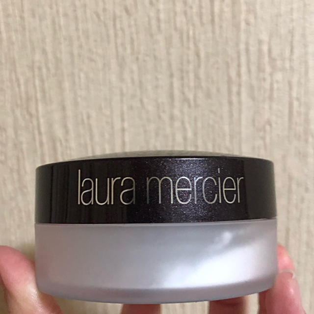 laura mercier(ローラメルシエ)のパウダー コスメ/美容のベースメイク/化粧品(フェイスパウダー)の商品写真