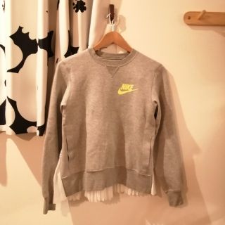 sacai NIKE トレーナー スウェット ペプラム 夏目三久 サカイ ナイキ