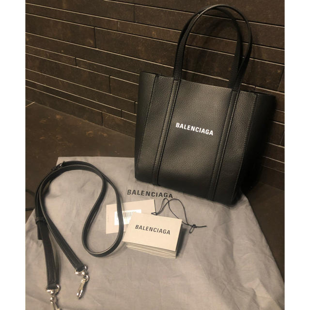 Balenciaga(バレンシアガ)の専用♫BALENCIAGAバレンシアガ♫エブリデイトートXXS 2020年新作 レディースのバッグ(ショルダーバッグ)の商品写真