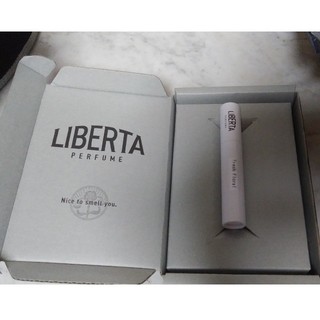 LIBERTA perfume　フレッシュフローラル　香水　8ml(香水(女性用))