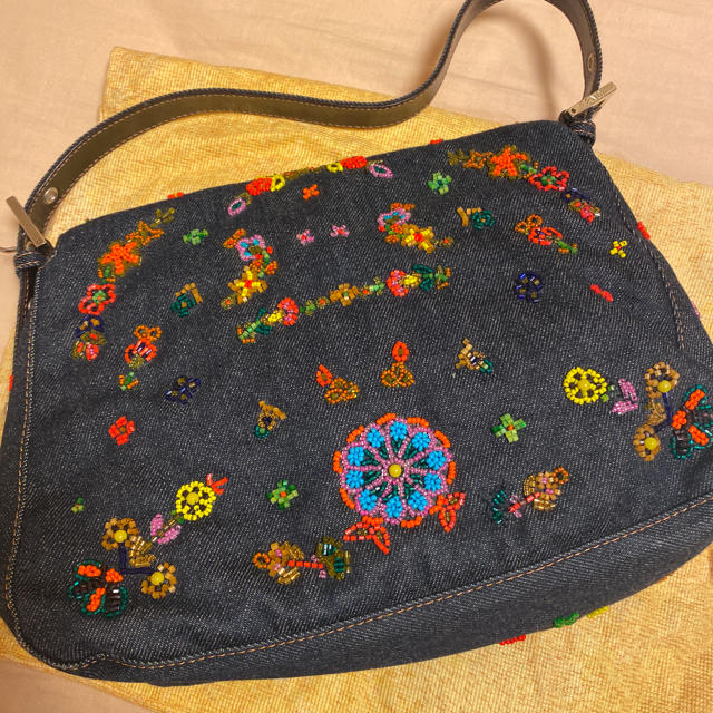 FENDI(フェンディ)のFENDIデニム花柄ビーズバッグ レディースのバッグ(ショルダーバッグ)の商品写真