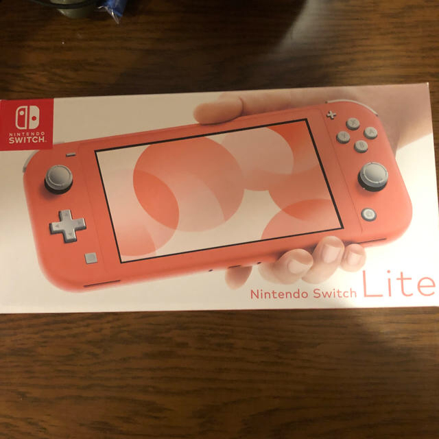 NINTENDO SWITCH LITE コーラルピンク家庭用ゲーム機本体