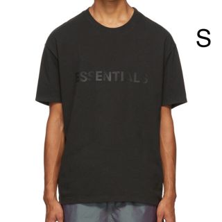 フィアオブゴッド(FEAR OF GOD)の残り1枚　essentials ブラックロゴTシャツ　Sサイズ(Tシャツ/カットソー(半袖/袖なし))