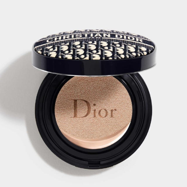 Dior(ディオール)のディオール クッションファンデ(限定) 0N コスメ/美容のベースメイク/化粧品(ファンデーション)の商品写真