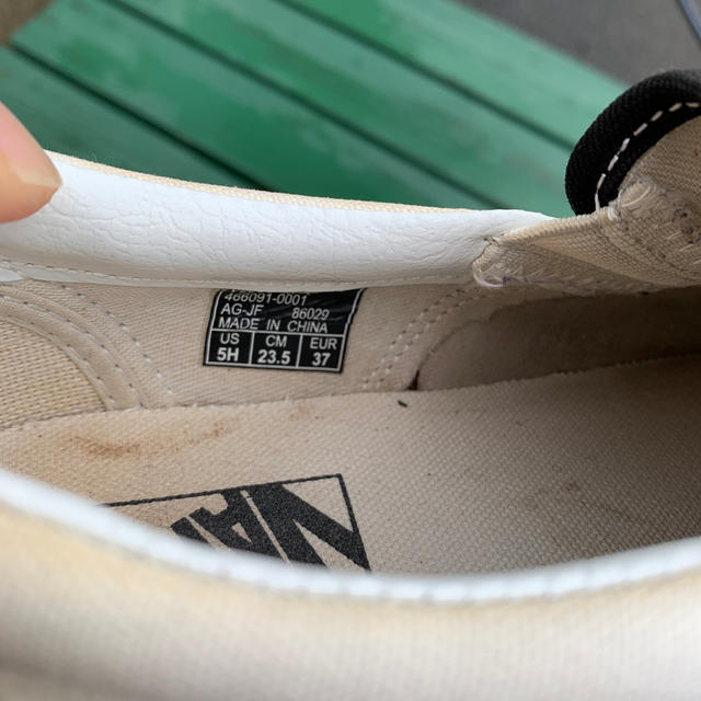 VANS(ヴァンズ)のVANS （バンズ ）23.5センチ　スリッポン レディースの靴/シューズ(スニーカー)の商品写真