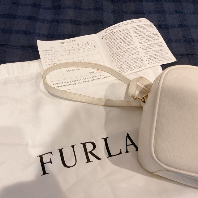 Furla(フルラ)の内容更新　購入証明、保存袋付　FURLA ショルダーバッグ　ポシェット　ホワイト レディースのバッグ(ショルダーバッグ)の商品写真