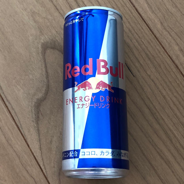 【専用】レッドブル Red Bull 250ml 30本セット 送料無料  食品/飲料/酒の飲料(ソフトドリンク)の商品写真