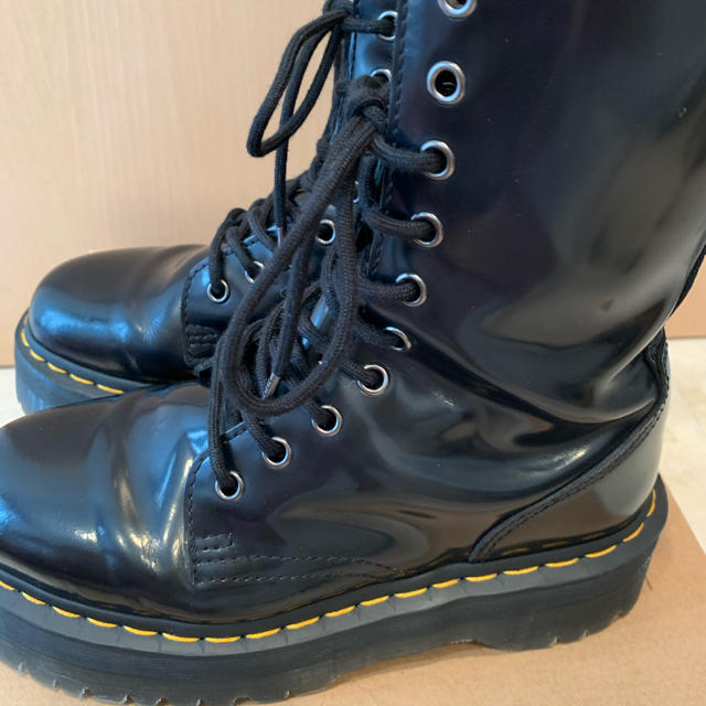 Dr.Martens(ドクターマーチン)のDr martens 10ホールブーツ　厚底 レディースの靴/シューズ(ブーツ)の商品写真