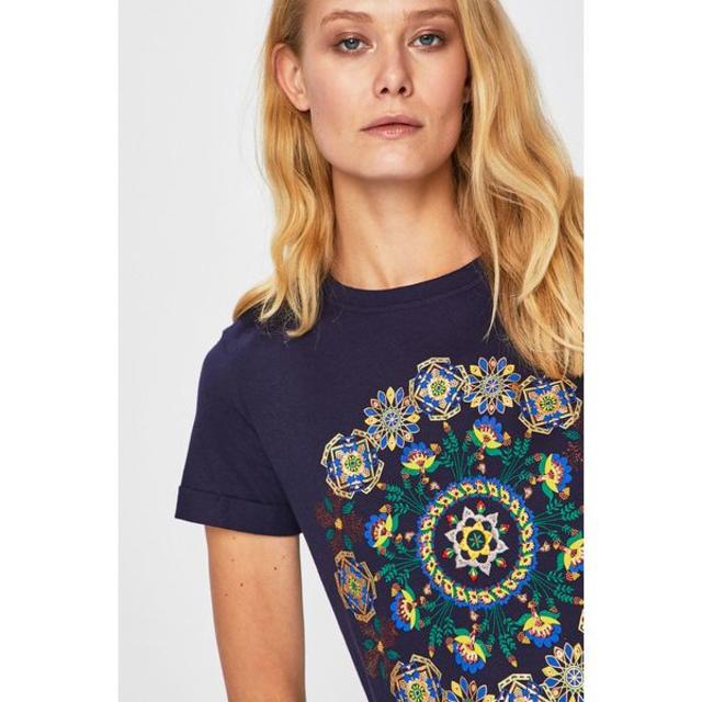 DESIGUAL(デシグアル)の新品　タグ付き　ＸＳ　Ｔシャツ　デシグアル　ブルー レディースのトップス(Tシャツ(半袖/袖なし))の商品写真