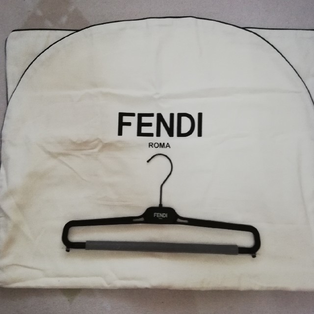 FENDI(フェンディ)のフェンディ　カバー レディースのファッション小物(その他)の商品写真