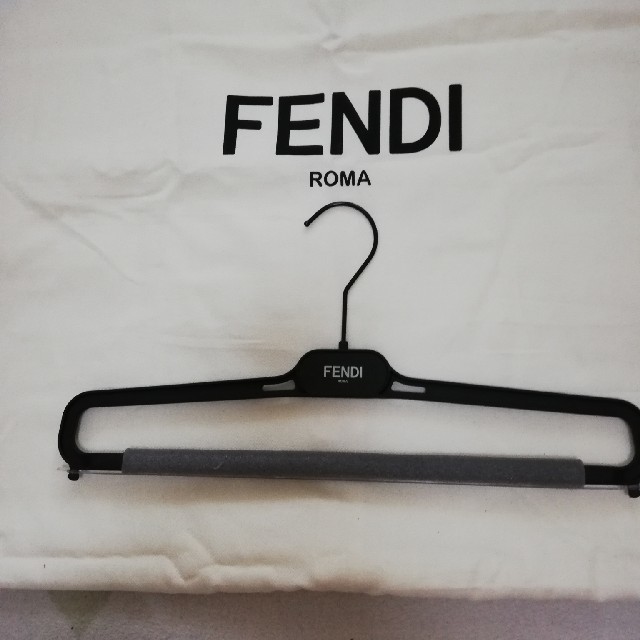 FENDI(フェンディ)のフェンディ　カバー レディースのファッション小物(その他)の商品写真