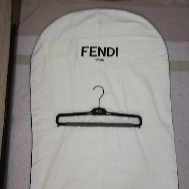 FENDI(フェンディ)のフェンディ　カバー レディースのファッション小物(その他)の商品写真