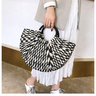 ストローバッグ★カゴバッグ★トートバッグ★ハンドバッグ★編み鞄★かごバッグ黒白(かごバッグ/ストローバッグ)
