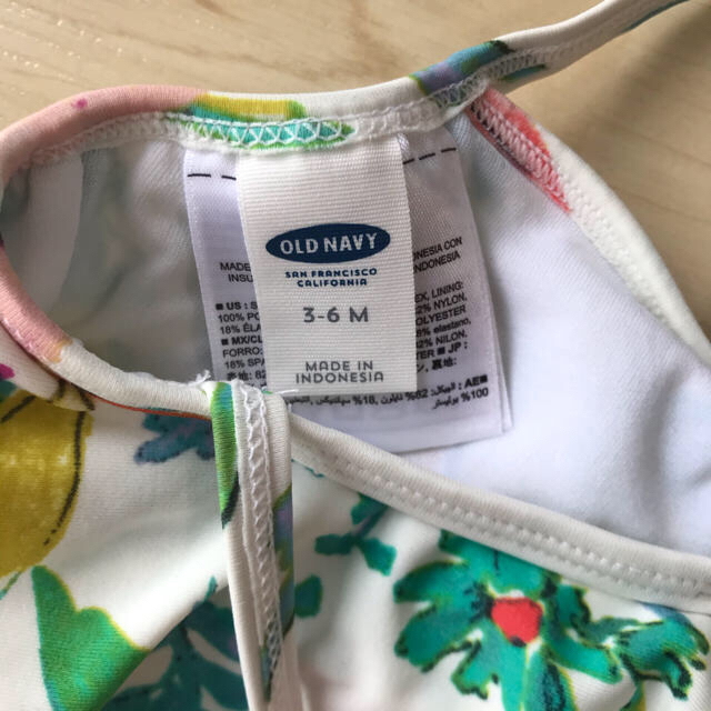 Old Navy(オールドネイビー)のOLD NAVY  ベビー　水着　3-6M キッズ/ベビー/マタニティのベビー服(~85cm)(水着)の商品写真